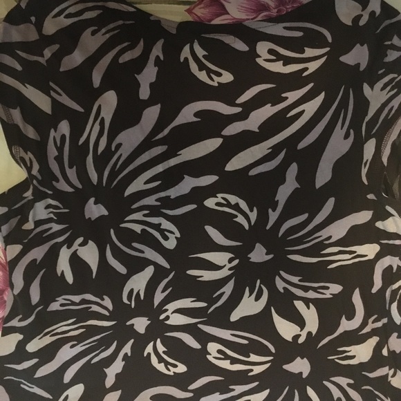 Top Women’s - Picture 4 of 5